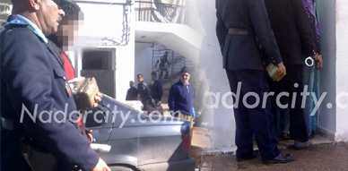 شجار يقود إلى إعتقال شخص ضبطت لديه كمية كيلوغرامين من مخدر الشيرا بساحة مسجد الحاج مصطفى بالناظور شجار يقود إلى إعتقال شخص ضبطت لديه كمية كيلوغرامين من مخدر الشيرا بساحة مسجد الحاج مصطفى بالناظور