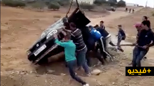 مصدر خاص ينفي ما يتم تداوله بشأن "فيديو" تحطيم سيارة مدنية بزايو