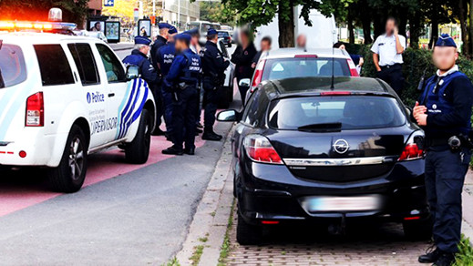 بلجيكا.. القبض على مهاجرين غير شرعيين سرقا سيارة في لييج