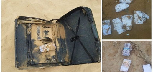 بالصور: أمواج بحر أكادير تلفظ 3 حقائب ممتلئة بالنقود بالصور: أمواج بحر أكادير تلفظ 3 حقائب ممتلئة بالنقود
