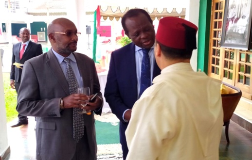 السفير الريفي مختار غامبو.. المغرب انخرط بقوة خلال عقدين من حكم جلالة الملك في مسار تقدم لا رجعة فيه السفير الريفي مختار غامبو.. المغرب انخرط بقوة خلال عقدين من حكم جلالة الملك في مسار تقدم لا رجعة فيه