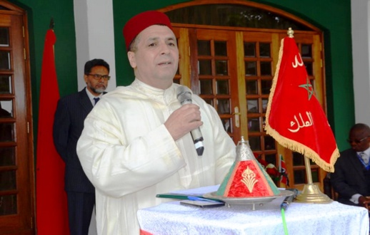 السفير الريفي مختار غامبو.. المغرب انخرط بقوة خلال عقدين من حكم جلالة الملك في مسار تقدم لا رجعة فيه السفير الريفي مختار غامبو.. المغرب انخرط بقوة خلال عقدين من حكم جلالة الملك في مسار تقدم لا رجعة فيه