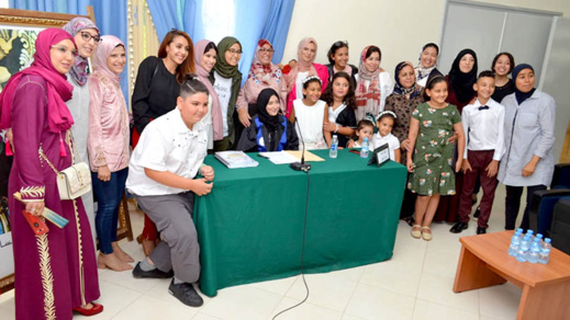 الطالبة الباحثة هاجر الصقلي تنال شهادة الماستر بعد مناقشة رسالتها برحاب كلية الناظور الطالبة الباحثة هاجر الصقلي تنال شهادة الماستر بعد مناقشة رسالتها برحاب كلية الناظور