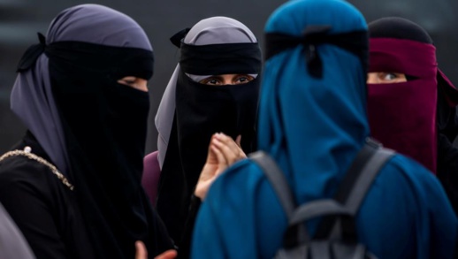 في أول يوم لتطبيقه.. الشرطة الهولندية ترفض تنفيذ حظر النقاب