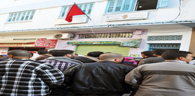 عائلة قدمت من الرباط ترفض اعتقال ابنها من طرف شرطة الناظور بدعوى عدم اطلاعها على قرار وكيل الملك عائلة قدمت من الرباط ترفض اعتقال ابنها من طرف شرطة الناظور بدعوى عدم اطلاعها على قرار وكيل الملك