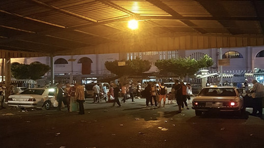 تعرض المواطنين للابتزاز بمحطة "الطاكسيات" ينذر بانفجار الأوضاع في الناظور قبل حلول عيد الأضحى تعرض المواطنين للابتزاز بمحطة "الطاكسيات" ينذر بانفجار الأوضاع في الناظور قبل حلول عيد الأضحى