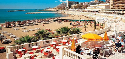 قضاء العطلة في الخارج يستهوي المغاربة بحثا عن الجودة بتكلفة مقبولة.. وإسبانيا أفضل وجهاتهم قضاء العطلة في الخارج يستهوي المغاربة بحثا عن الجودة بتكلفة مقبولة.. وإسبانيا أفضل وجهاتهم