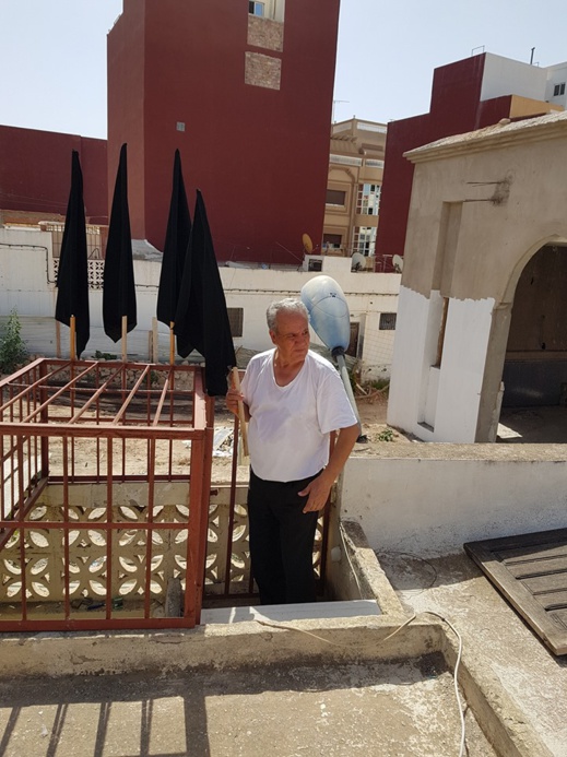 الزفزافي الأب بعد توشيح منزله بالسواد: لم نعرف طعم حلاوة العيد والإحباط هو سيد الموقف الزفزافي الأب بعد توشيح منزله بالسواد: لم نعرف طعم حلاوة العيد والإحباط هو سيد الموقف