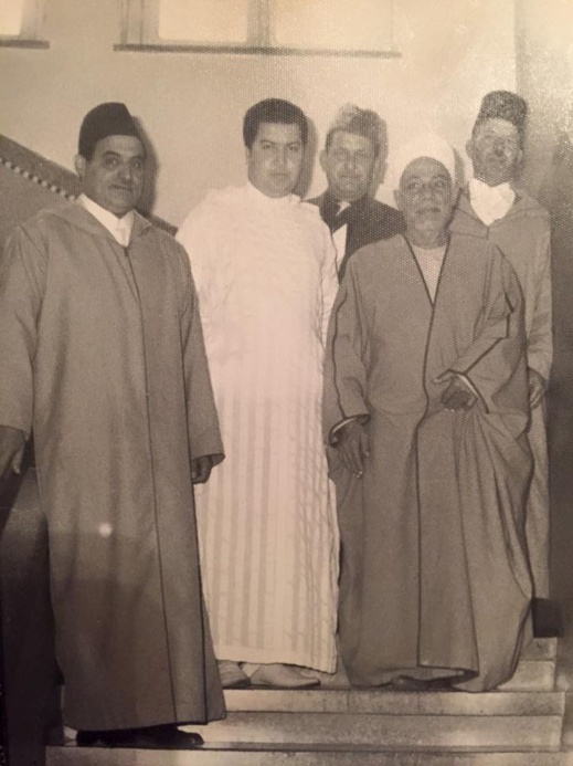 صورة قديمة ونادرة تؤرخ لزيارة شيخ الأزهر المصري "عبد الباري" للناظور سنة 1975