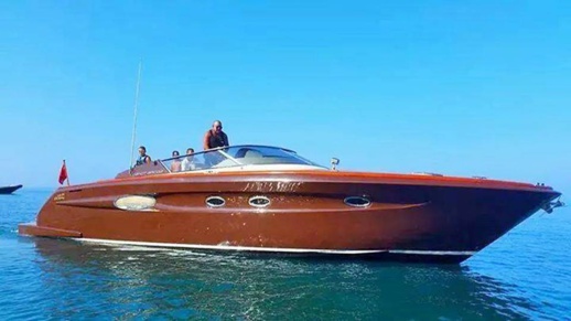 الملك محمد السادس يزور الحسيمة لقضاء ما تبقى من عطلته الصيفية الملك محمد السادس يزور الحسيمة لقضاء ما تبقى من عطلته الصيفية