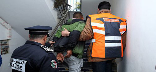 توقيف شخص يشتبه في تورطه في المشاركة في الضرب والجرح المفضي إلى الموت والسرقة توقيف شخص يشتبه في تورطه في المشاركة في الضرب والجرح المفضي إلى الموت والسرقة