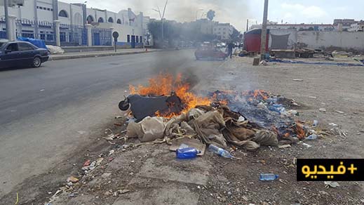 للمرة الثانية في أقل من أسبوع .. مجهولون يحرقون حاوية جديدة للنفايات قرب المحطة الطرقية بالناظور للمرة الثانية في أقل من أسبوع .. مجهولون يحرقون حاوية جديدة للنفايات قرب المحطة الطرقية بالناظور