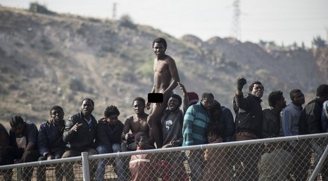 إلبايس تنوه بجهود المغرب للتضييق على المهاجرين السريين إلبايس تنوه بجهود المغرب للتضييق على المهاجرين السريين