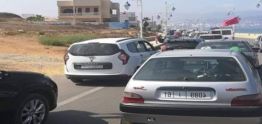 التوافد الكبير للمصاطفين على شواطئ الشمال يخنق حركة السير بين تطوان والحسيمة التوافد الكبير للمصاطفين على شواطئ الشمال يخنق حركة السير بين تطوان والحسيمة