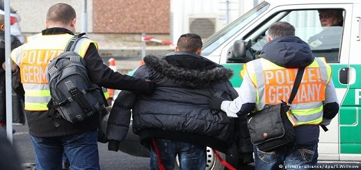 ألمانيا.. قانون "العودة المنظمة" للمهاجرين يدخل حيز التنفيذ وسط انتقادات منظمات انسانية ألمانيا.. قانون "العودة المنظمة" للمهاجرين يدخل حيز التنفيذ وسط انتقادات منظمات انسانية