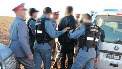 عناصر الدرك الملكي ببودينار تقوم بحملة ضد المبحوث عنهم وتعتقل مجرمين قاموا بعدة سرقات عناصر الدرك الملكي ببودينار تقوم بحملة ضد المبحوث عنهم وتعتقل مجرمين قاموا بعدة سرقات