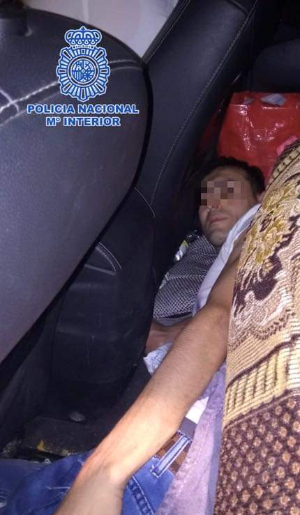 توقيف مهاجر مغربي حاول تهجير شقيق زوجته بطريقة سرية توقيف مهاجر مغربي حاول تهجير شقيق زوجته بطريقة سرية