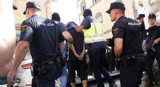 توقيف "حراك" مغربي بمليلية متهم بالسطو على القاصرين باستعمال السلاح توقيف "حراك" مغربي بمليلية متهم بالسطو على القاصرين باستعمال السلاح