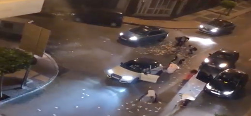 الأمن يعتقل المشتبه فيه برمي اموال مسروقة في الشارع العام بطنجة الأمن يعتقل المشتبه فيه برمي اموال مسروقة في الشارع العام بطنجة