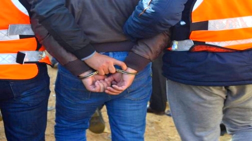 أمن طنجة يضح حدا لمغامرة سجين مدان بالاغتصاب والسرقة فرّ من السجن منذ أسابيع أمن طنجة يضح حدا لمغامرة سجين مدان بالاغتصاب والسرقة فرّ من السجن منذ أسابيع