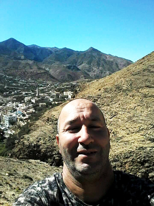 أسرة من الناظور تطلق نداء للبحث عن ابنها المختفي بدولة البوسنة أسرة من الناظور تطلق نداء للبحث عن ابنها المختفي بدولة البوسنة