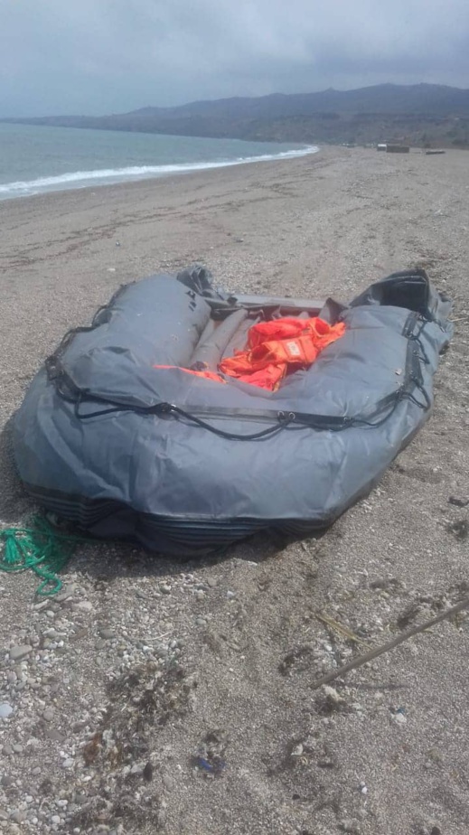 تزاغين.. توقيف 52 مرشحا للهجرة السرية بينهم 5 نساء كانوا يستعدون للهجرة على متن قارب مطاطي تزاغين.. توقيف 52 مرشحا للهجرة السرية بينهم 5 نساء كانوا يستعدون للهجرة على متن قارب مطاطي