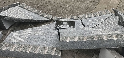 هدم  النصب التذكاري للمغربية ضحية هجمات بروكسل “لبنى الفقيري” في مولينبيك بواسطة شاحنة