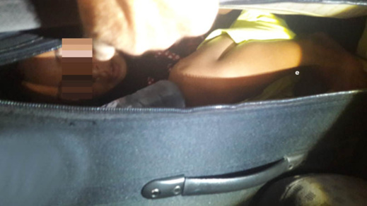 تفاصيل إحباط محاولة تهريب 4 مغاربة من ميناء مليلية في عمليات متفرقة خلال يوم واحد تفاصيل إحباط محاولة تهريب 4 مغاربة من ميناء مليلية في عمليات متفرقة خلال يوم واحد