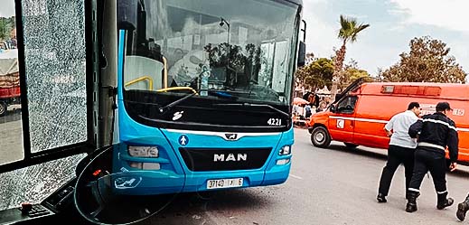 شخص يعتدي على سائق حافلة بسلوان ويصيبه بجروح خفيفة شخص يعتدي على سائق حافلة بسلوان ويصيبه بجروح خفيفة