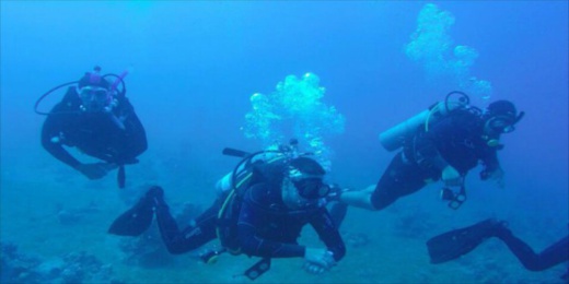 شبكات تهريب المخدرات تستعين بغواصين لتهريب الحشيش من سواحل الشمال إلى إسبانيا شبكات تهريب المخدرات تستعين بغواصين لتهريب الحشيش من سواحل الشمال إلى إسبانيا