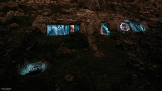 شاهدوا بيتا محفورا في الجبل نواحي أزغنغان يعود للأسلاف القدامى المنحدرين من الناظور لما قبل الإسلام شاهدوا بيتا محفورا في الجبل نواحي أزغنغان يعود للأسلاف القدامى المنحدرين من الناظور لما قبل الإسلام