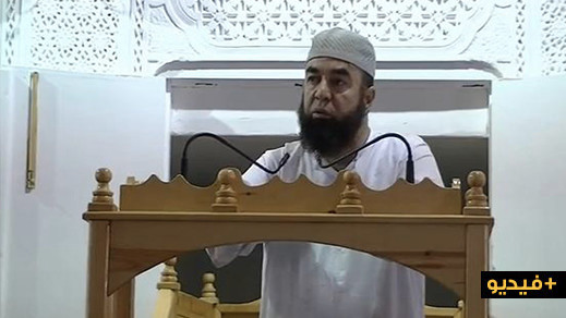 نجيب الزروالي... نصف عمرنا يمضي بحثا عن المال والشهرة والسعادة والنصف الثاني بحثا عن الأطباء