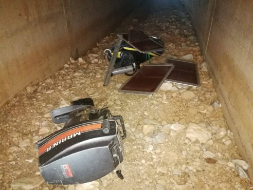 بالصور.. العثور على معدات للهجرة السرية بدوار الساحل بجماعة دار الكبداني بالصور.. العثور على معدات للهجرة السرية بدوار الساحل بجماعة دار الكبداني