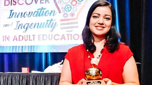 تتويج الريفية نبيلة بكلاطة بجائزة أفضل إطار بيداغوجي بالمدارس التقنية العليا بولاية فلوريدا الأمريكية تتويج الريفية نبيلة بكلاطة بجائزة أفضل إطار بيداغوجي بالمدارس التقنية العليا بولاية فلوريدا الأمريكية