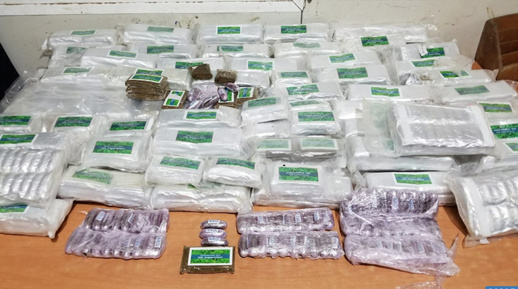 حجز مخدرات وهواتف مهربة بمعبر باب سبتة حجز مخدرات وهواتف مهربة بمعبر باب سبتة