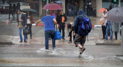 مديرية الأرصاد الجوية تعلن عن زخات مطرية رعدية قوية بعدد من أقاليم المملكة
