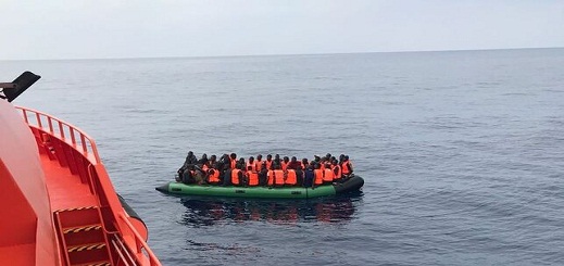 مصالح الإنقاذ البحري الإسباني تنقذ 76 مهاجرا إنطلقوا من شمال المغرب 
