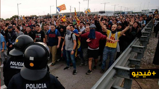 شاهدوا .. تدفق مئات الآلاف من المؤيدين لإستقلال كتالونيا على برشلونة