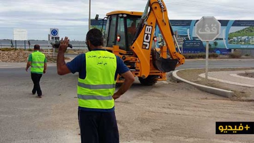 جمعويون يبادرون إلى تنظيف حي "إغمارين وباصو" في حملة تطوعية واسعة وسط بني أنصار جمعويون يبادرون إلى تنظيف حي "إغمارين وباصو" في حملة تطوعية واسعة وسط بني أنصار