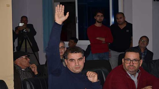 في سابقة غريبة.. رئيس لجنة المالية بالمكتب المسير لجماعة الناظور يمتنع عن التصويت على مشروع الميزانية  في سابقة غريبة.. رئيس لجنة المالية بالمكتب المسير لجماعة الناظور يمتنع عن التصويت على مشروع الميزانية