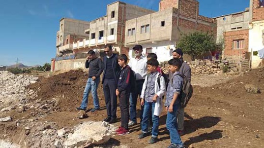 بعد طول انتظار.. انطلاق أشغال بناء مدرسة ابتدائية بدوار "لكماش-اشخيا" بجماعة بوعرك بعد طول انتظار.. انطلاق أشغال بناء مدرسة ابتدائية بدوار "لكماش-اشخيا" بجماعة بوعرك