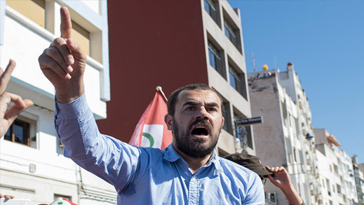 في تسجيل صوتي لناصر الزفزافي: حرق العلم المغربي عمل مشين قامت به شرذمة من المنافقين في تسجيل صوتي لناصر الزفزافي: حرق العلم المغربي عمل مشين قامت به شرذمة من المنافقين