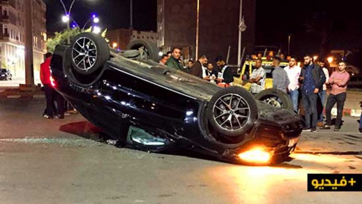 الناظور.. إنقلاب سيارة رباعية الدفع بوسط شارع 80 بعد إصطدامها بسيارة خفيفة الناظور.. إنقلاب سيارة رباعية الدفع بوسط شارع 80 بعد إصطدامها بسيارة خفيفة