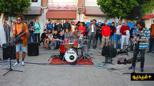 جمعية التحدي و ترانسبرانسي المغرب تنظمان أنشطة فنية للتحسيس بأفة الرشوة جمعية التحدي و ترانسبرانسي المغرب تنظمان أنشطة فنية للتحسيس بأفة الرشوة
