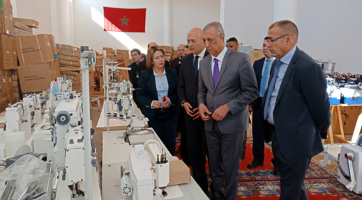 عامل الحسيمة يوزع معدات وتجهيزات لفائدة التعاونيات والجمعيات المنتجة عامل الحسيمة يوزع معدات وتجهيزات لفائدة التعاونيات والجمعيات المنتجة