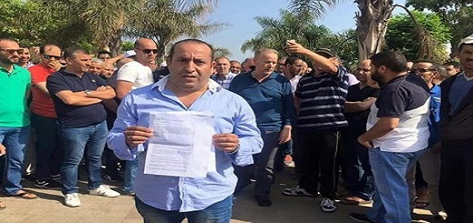 تجار مليلية يواصلون احتجاجاتهم من أجل فتح معبر بني أنصار لإنهاء الحصار التجاري تجار مليلية يواصلون احتجاجاتهم من أجل فتح معبر بني أنصار لإنهاء الحصار التجاري