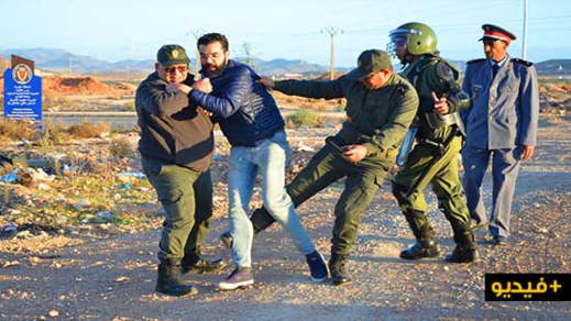 تدخل أمني قوي لمنع وقفة احتجاجية أمام "سجن سلوان" بالناظور تضامنا مع معتقلي حراك الريف تدخل أمني قوي لمنع وقفة احتجاجية أمام "سجن سلوان" بالناظور تضامنا مع معتقلي حراك الريف