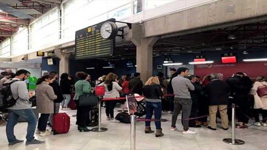 إلغاء عدد من الرحلات الجوية في مطار مليلية بسبب الرياح القوية إلغاء عدد من الرحلات الجوية في مطار مليلية بسبب الرياح القوية