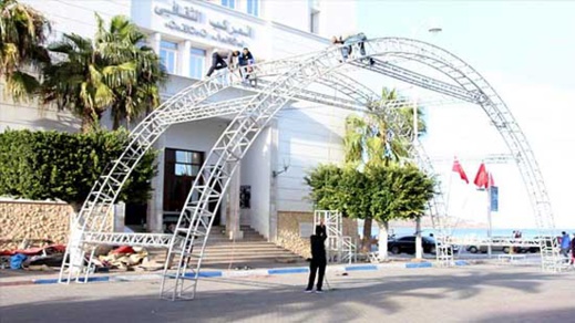 نقل مكان إفتتاح المهرجان الدولي للسينما إلى فضاء المركب الثقافي للناظور بسبب سوء أحوال الطقس نقل مكان إفتتاح المهرجان الدولي للسينما إلى فضاء المركب الثقافي للناظور بسبب سوء أحوال الطقس