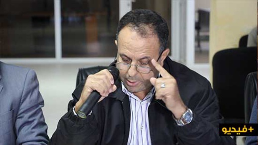 شعيب عضو المجلس يثير نقطة استغلال الدورات للدفاع عن امور شخصية وخارج نقاط جدول الأعمال شعيب عضو المجلس يثير نقطة استغلال الدورات للدفاع عن امور شخصية وخارج نقاط جدول الأعمال